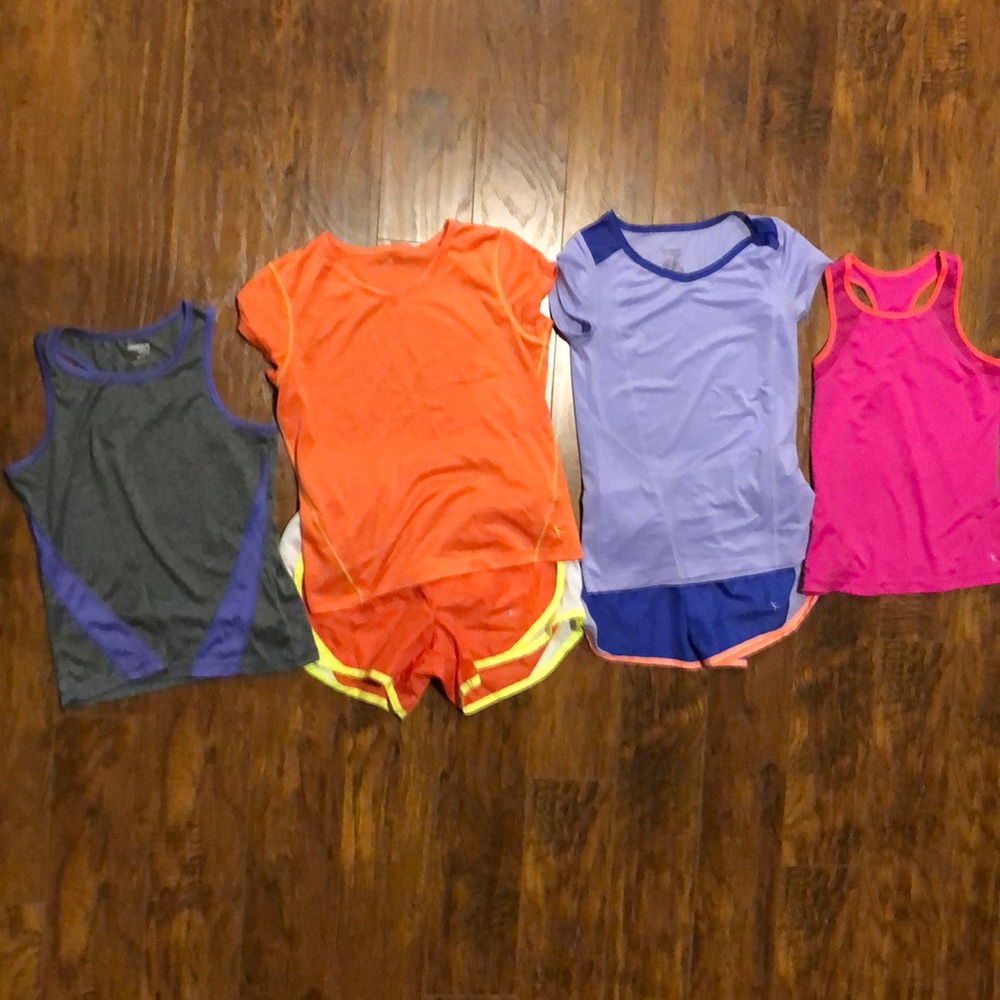 🎊SOLD🎊🔥2 Danskin sets and 2 Tank tops 7-8